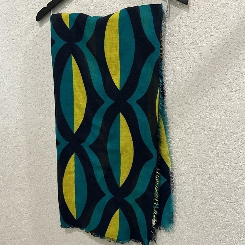 Anne Klein scarf - Picture 2 of 5